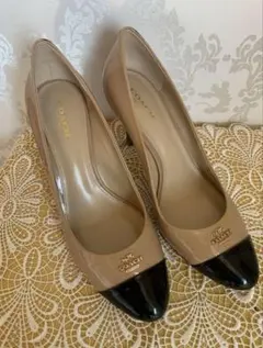 COACH　パンプス　ブラック　ベージュ　バイカラー