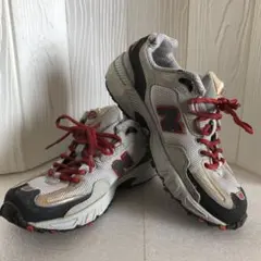 Item thumbnail for item 435c8bbf-ff10-4bc0-97d2-6f37ee1c63c2