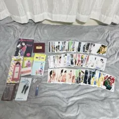 tripleS DELING 中国雑誌２種 サインポラ１４枚＋ポスター２枚セット tripleS DELING 中国雑誌2種 サインポラ14枚＋ポスター2枚セット