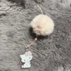 チャーミーキティ　ファー付きアクリルキーホルダー