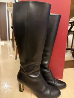 フェラガモ　黒レザー ロングブーツ 7cmヒール