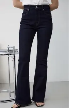 AZUL フレアデニムパンツ インディゴブルーのサムネイル