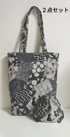 北欧小鳥と植物　中サイズ縦長トートバッグと巾着ポーチのセット　ハンドメイド