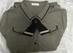 axes femme　アクシーズファム　タイ付ミリタリー風ブラウス　カーキ