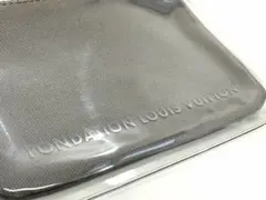 希少 ルイヴィトンFONDATION LOUIS VUITTON ポーチ グレーのサムネイル