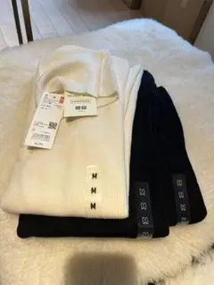 【新品タグ付】ユニクロ　エクストラファインメリノリブタートルネックセーター　3枚