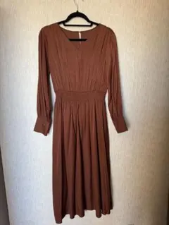 N. 長袖ワンピース