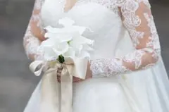 ホワイト造花カラーのクラッチブーケ・ブートニアセット