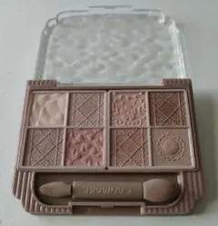 キャンメイク プティパレットアイズ（マットタイプ） M03 (アイシャドウ)