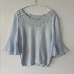 ミッシュマッシュ　水色　ニットブラウス　花柄刺繍　パール　ビーズ　袖フレア