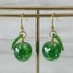 No.2509 青りんご ピアス ハンドメイド レジン
