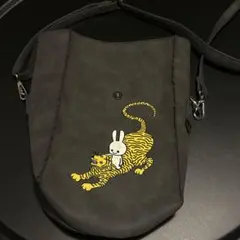 Item thumbnail for item 635b2f32-a7a8-4901-a6c6-4a393dc06ad4