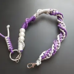 ハンドストラップ　パラコード　グレー×パープル　チャーム付き