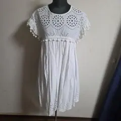 ZARA BASIC ホワイト 刺繍 ポンポン付き チュニック