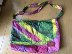 希少VIVIENNE WESTWOODヴィヴィアンナイロンショルダーバッグ虹色 