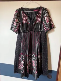 Dolly girl by ANNA SUI 花柄 半袖ひざ丈ワンピースのサムネイル