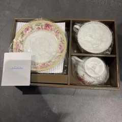 Noritake 花柄ティーカップセット