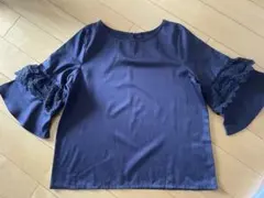 七分袖カットソーネイビー　袖フリル　フリーサイズ