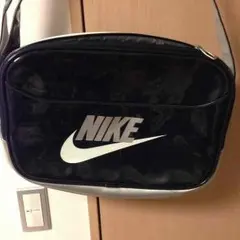 ナイキ エナメルバッグ