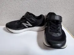611ニューバランス17.5cm子供キッズスニーカー黒NewBalance