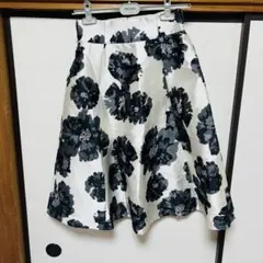 JUSGLITTY フラワープリント フレアスカートのサムネイル