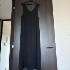 Elura ブラック Vネック オールインワン