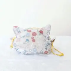 春花柄の小さな猫ポーチ　ボールチェーン付一点物　ハンドメイド　パープルフラワー
