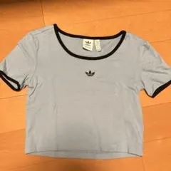 adidas クロップドTシャツ ライトブルー