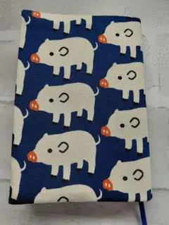 ブックカバー　ブタ　青②