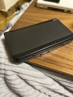 y*u様 ニンテンドー 3DS 本体 ブラック　ソフト1本付