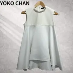 ヨーコチャン　ノースリーブ　ひざ丈フレアワンピース　白　パールネックレス風装飾