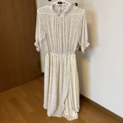 グレイル　ホワイト ドット柄 プリーツ ワンピース