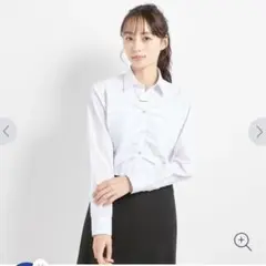 Les mues femme　新品タグ付 アクセサリー付　スキッパーカラーシャツのサムネイル