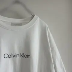 Calvin Klein センターロゴ オーバーサイズ Tシャツ ホワイト