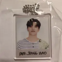 treasure ジョンウ アクリルキーホルダー カプセルトイ