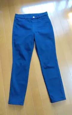 ユニクロ ネイビー スリムフィット デニムパンツ L　ほとんど新品