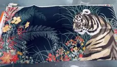 HERMES タイガー　(トラと花のスカーフ)新品未使用