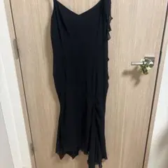 黒 フリル付きロングキャミワンピース　セシルマクビー