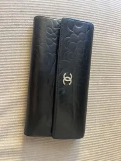 正規品　シャネル　2つ折り長財布　レザー　カメリア￼黒