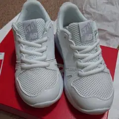 ニューバランス570 白スニーカー 17㎝