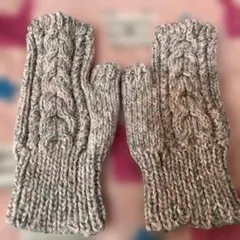 ケーブル編み ニットミトン グレーとピンク
