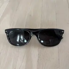 Ray-Ban ブラックサングラスのサムネイル