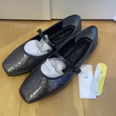 GLOBAL WORK らくっションストラップパンプス　スパンコールグレー