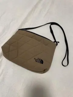THE NORTH FACE キルティング素材サコッシュ（ショルダーバッグ）