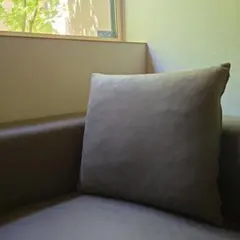 BoConcept クッション グレー スエード調 - メルカリ
