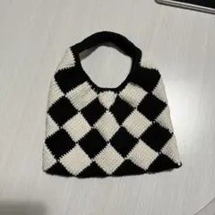チェック柄のハンドバッグ