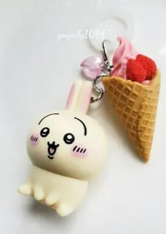 ♡ちいかわうさぎ苺アイスワッフル アンブレラめじるしチャーム アクセフィギュア