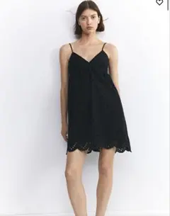 ブラックキャミワンピース刺繍入り
