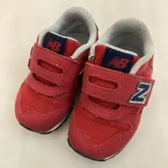 New Balance 赤 ベビーシューズ