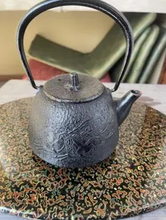 急須鉄瓶 南部鉄器 南部型馬　急須　鉄瓶　文秀堂　箱入り　木制台座付きセット 2026年最新】文秀堂 南部 急須の人気アイテム - メルカリ